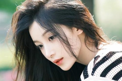 女星与富商的情场纠葛