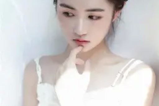优思益塌房始末：明星集体道歉背后假洋牌与代工厂的真相