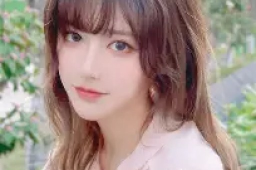 东方甄选前CEO新公司首播：两小时卖出500万元热度力压董宇辉、东方甄选