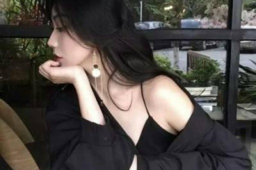 鸿蒙版小红书带来分屏导航、隔空传送等独家功能AI搜索和直播体验双升级